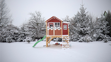 Decorating my EXIT wooden playhouse in winter season